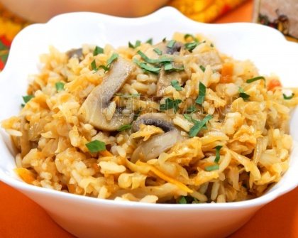 Грибная солянка с капустой и рисом